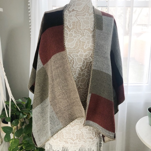 LOFT Tops - LOFT PONCHO CARDIGAN